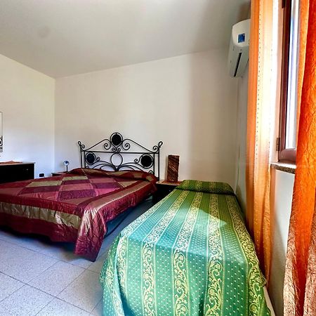 Casa Del Sole Lägenhet Campofelice Di Roccella Exteriör bild