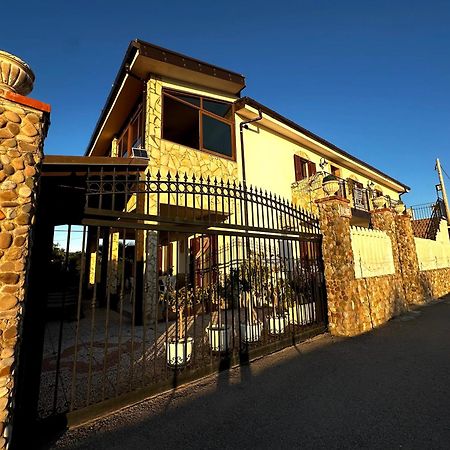 Casa Del Sole Lägenhet Campofelice Di Roccella Exteriör bild