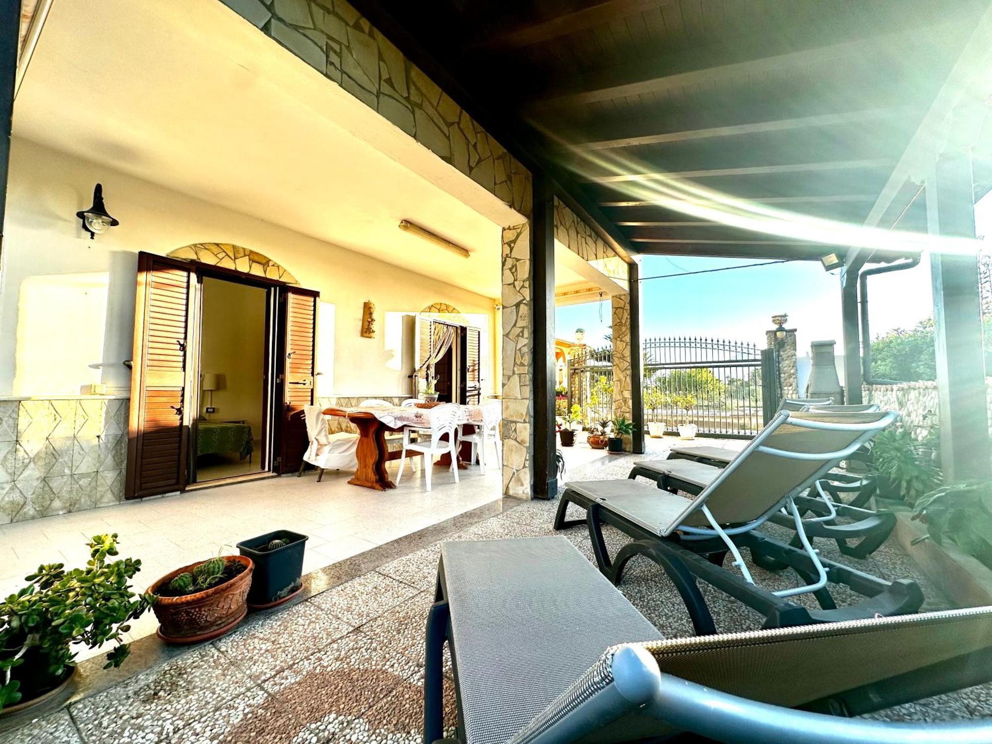 Casa Del Sole Lägenhet Campofelice Di Roccella Exteriör bild